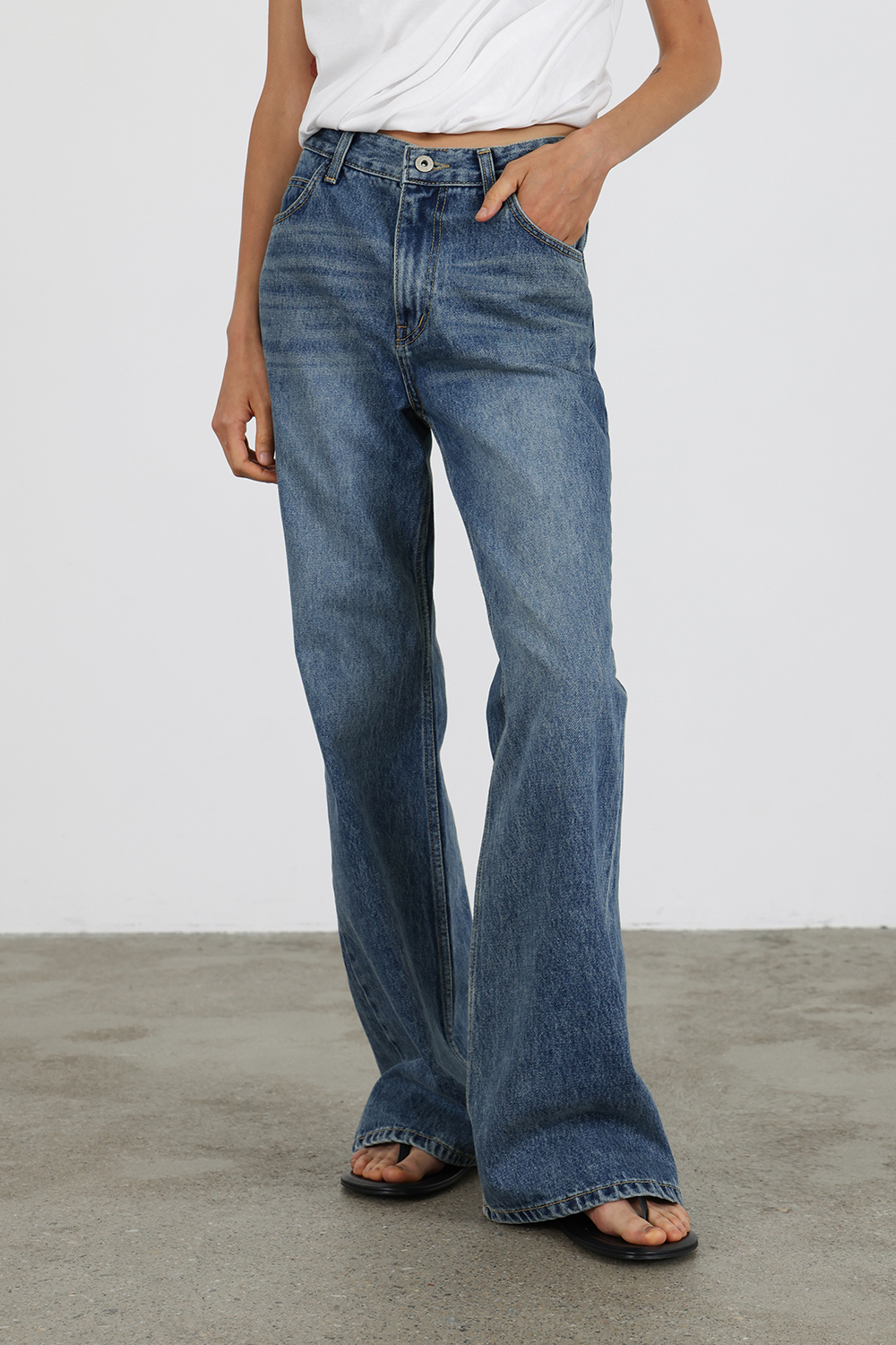 LEVAR ♥ Relaxed Boots Cut Denim /追跡付 MUSINSA | LEVAR Relaxed Boots Cut Denim - Black